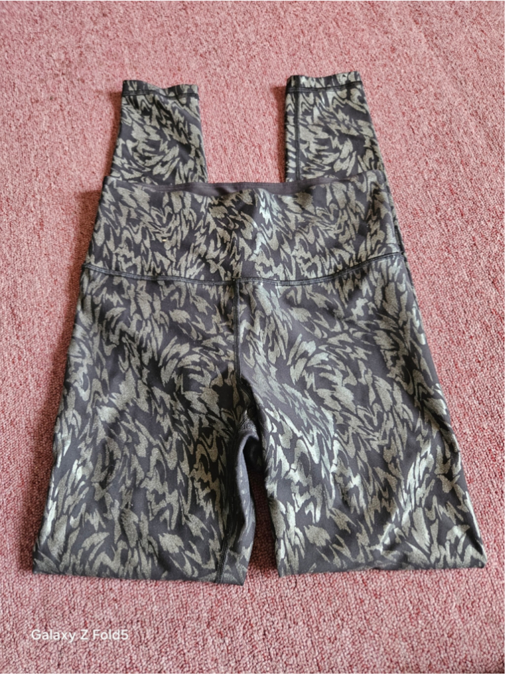 Women's Old Navy Powersoft High-Rise Leggings Size M Black Silver